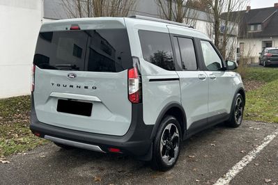 Ford Tourneo Courier Active A7