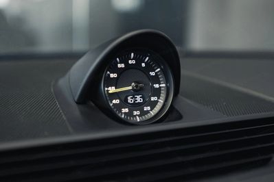 Porsche Panamera 4 E-Hybrid Platinum Edition
