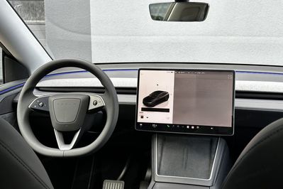 Tesla Model Y Long Range RWD