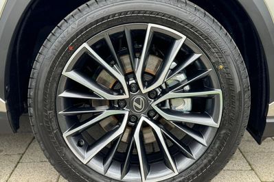 Lexus NX 450h+ Omotenashi 2.5 Plug-in Hybrid