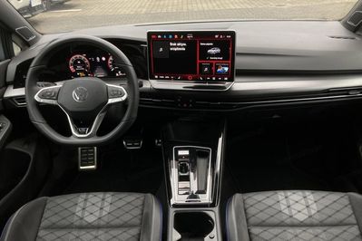 Volkswagen Golf VIII 1.5 eTSI mHEV R-Line DSG