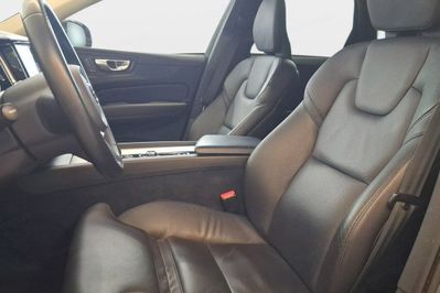 Volvo XC60 B4 D Plus Dark