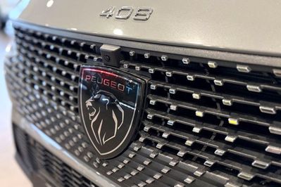 Peugeot 408 Business 1.2 mHEV e-DSC6