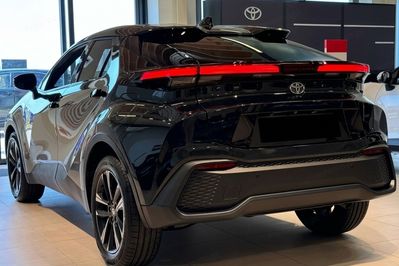 Toyota C-HR Style 2.0 Hybrid Dynamic Force Plug-in