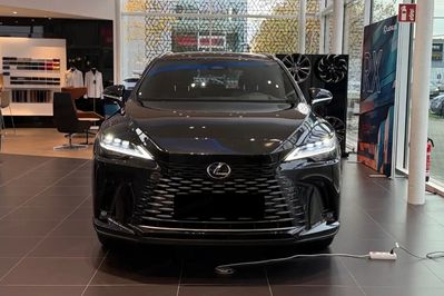 Lexus RX 350h Omotenashi