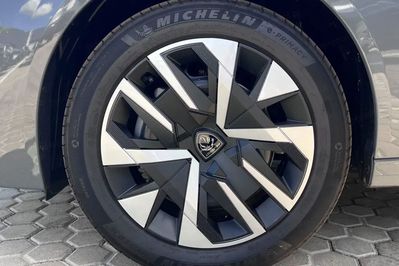 Peugeot 208 Business 1.2 mHEV e-DCS6