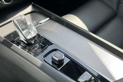 Volvo XC60 T6 Plug-In Hybrid AWD Plus Dark aut