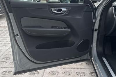 Volvo XC60 B4 B Plus Dark