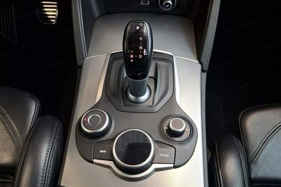 Alfa Romeo Stelvio Turbo Executive Q4