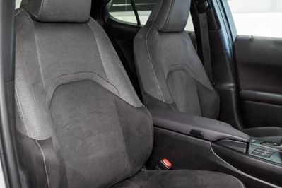 Lexus UX 300h Business