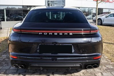 Porsche Panamera 4 E-Hybrid