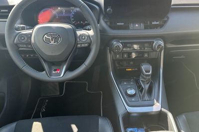 Toyota RAV4 GR Sport 2.5 Plug-In Hybrid