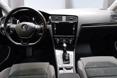 Volkswagen Golf TSI BMT Evo Highline DSG