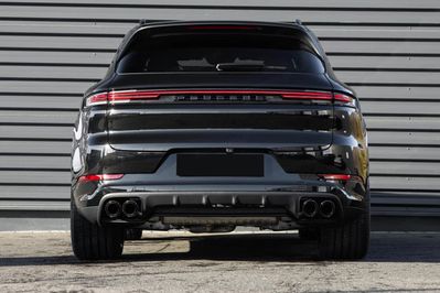 Porsche Cayenne E-Hybrid Black Edition