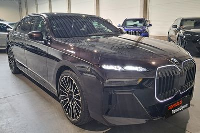 BMW Seria 7 740d xDrive Nero Lusso Edition