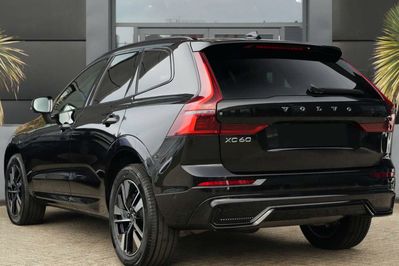 Volvo XC60 B5 AWD Plus Dark