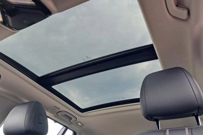 BMW Seria 5 530e xDrive Luxury Line aut
