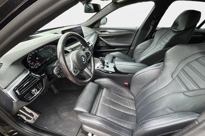BMW Seria 5 M550i xDrive