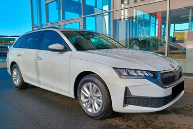 Skoda Octavia Drive Essence 1.5 TSI mHEV DSG