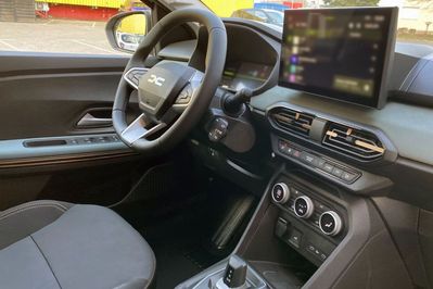 Dacia Jogger Extreme 7-miejsc 1.8 Full Hybrid