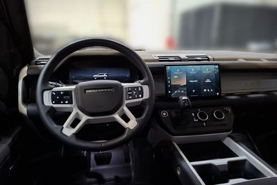 Land Rover Defender 110 Hardtop 3.0 D250 mHEV