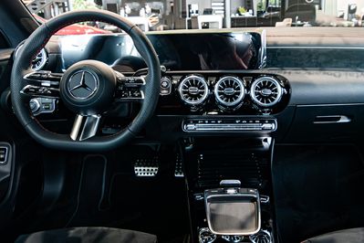 Mercedes CLA 200 mHEV AMG Line 7G-DCT