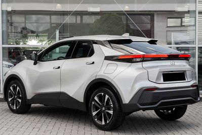 Toyota C-HR Style 2.0 Hybrid Dynamic Force Plug-in