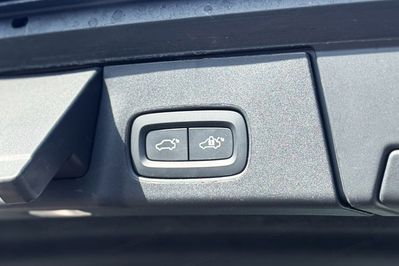 Volvo V90 T8 AWD Plug-In Hybrid Plus Dark aut