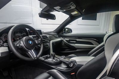 BMW Seria 4 M4 Competition