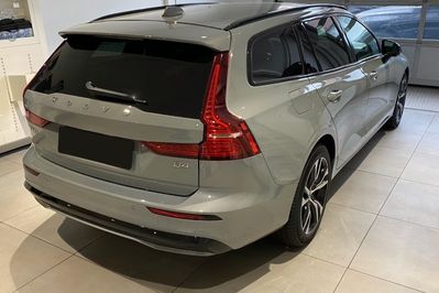 Volvo V60 B4 Plus Dark