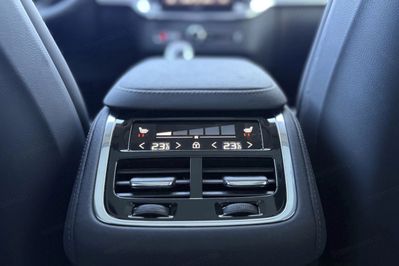 Volvo XC90 T8 AWD Plug-In Hybrid Ultra Dark 7os