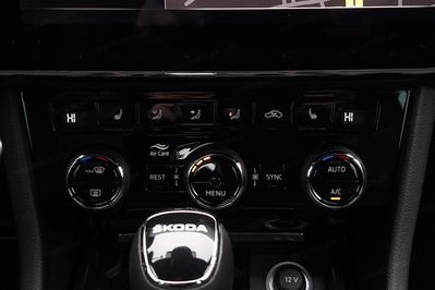 Skoda Superb 2.0 TDI Sportline DSG