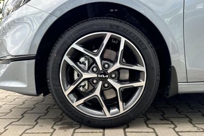 Kia Ceed 1.5 T-GDI Tribute DCT