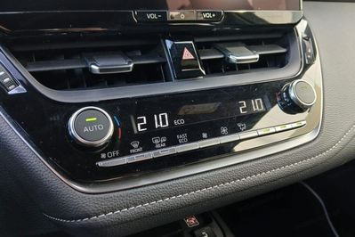 Toyota Corolla 1.8 Hybrid Style