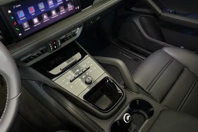 Porsche Cayenne Coupe Black Edition
