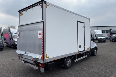 Iveco Daily 35S18HA8 Kontener + Winda HIMATIC