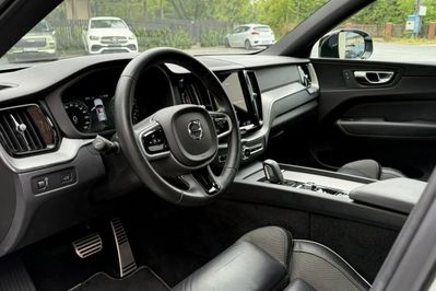 Volvo XC60 B5 B AWD R-Design