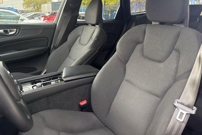 Volvo XC60 B4 D AWD Momentum Pro