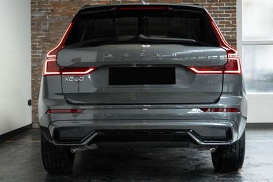 Volvo XC60 B5 AWD Ultra Dark