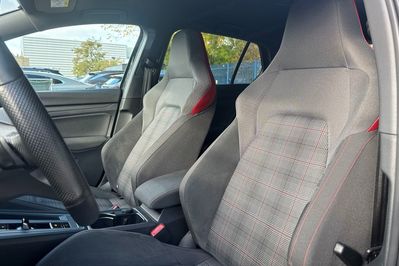Volkswagen Golf GTI 2.0 TSI DSG