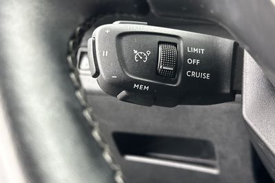 Peugeot 3008 Allure Pack 1.6 Hybrid e-EAT8 4x4