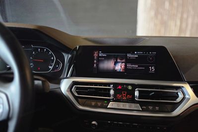 BMW Seria 3 318i Sport Line