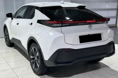 Toyota C-HR Style 2.0 Hybrid Dynamic Force Plug-in