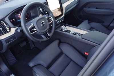 Volvo XC60 B5 B AWD Plus Dark aut