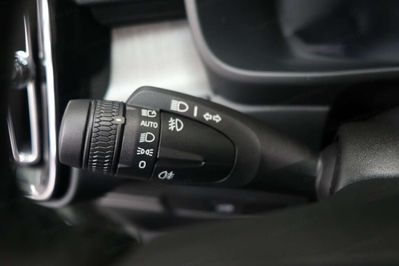 Volvo XC40 B4 Plus Dark