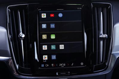 Volvo V90 T6 AWD Plug-In Hybrid Core
