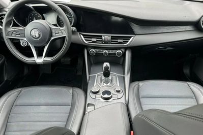 Alfa Romeo Giulia 2.0 Turbo aut
