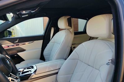 BMW Seria 7 740d xDrive M Sport