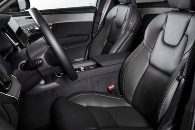 Volvo XC90 B5 AWD Ultra Dark