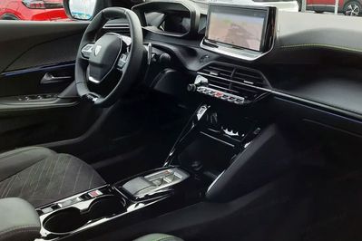 Peugeot 2008 GT Exclusive e-DCS6 1.2 PureTech mHEV
